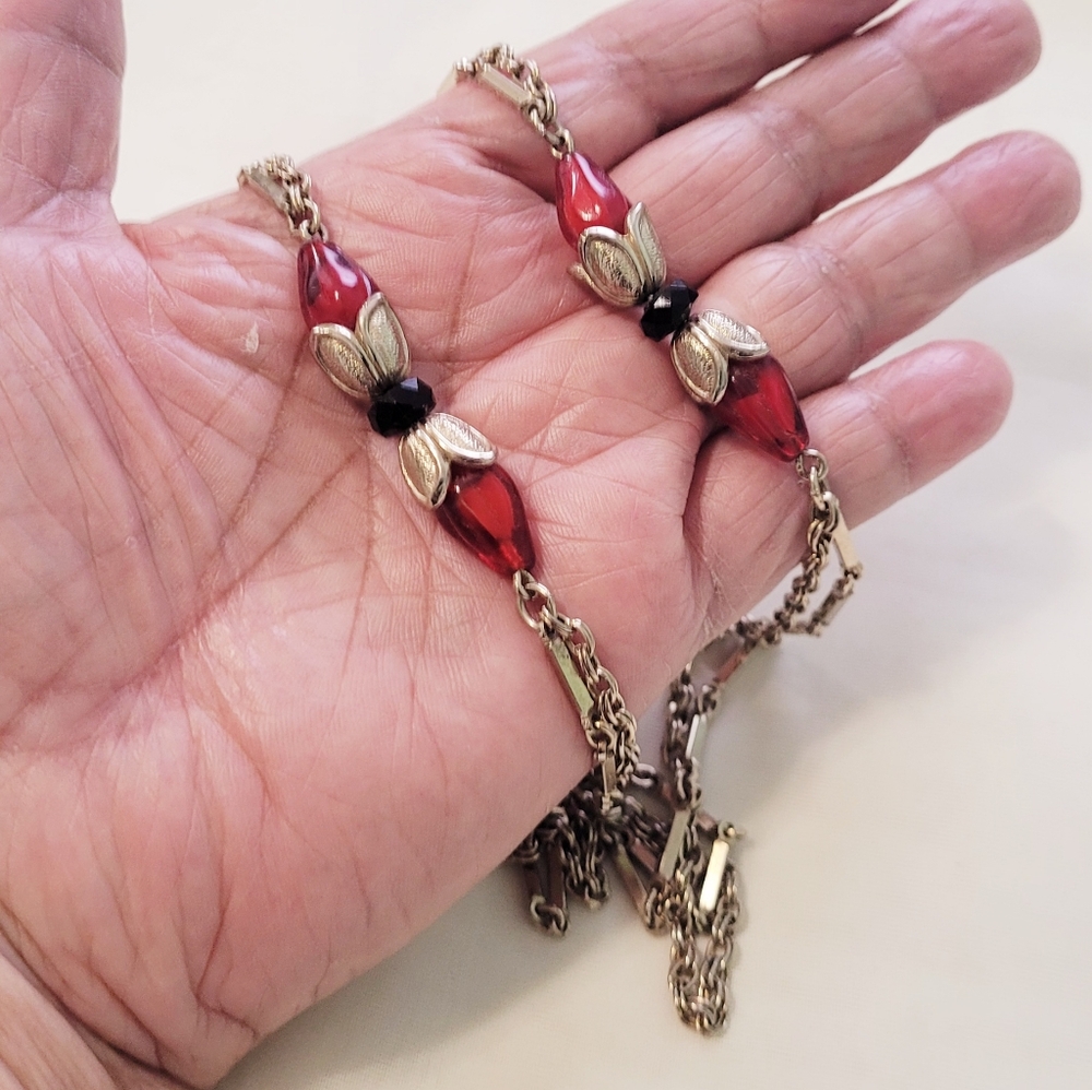 Lovely Vintage Sarah Coventry Canada Double Chain Tulip Necklace